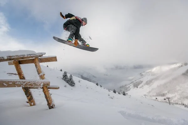 Von Pistenprofis lernen: Die ultimative Anleitung zur Auswahl der perfekten Snowboardausrüstung